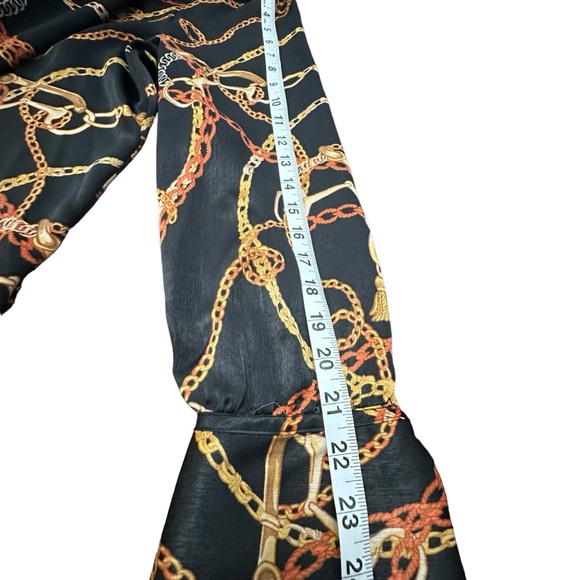 WORTHINGTON BRAND CHAIN PRINT BLOUSE W/3 BUTTON NECKLINE AND ATTACHED TIE. - Picture 15 of 16